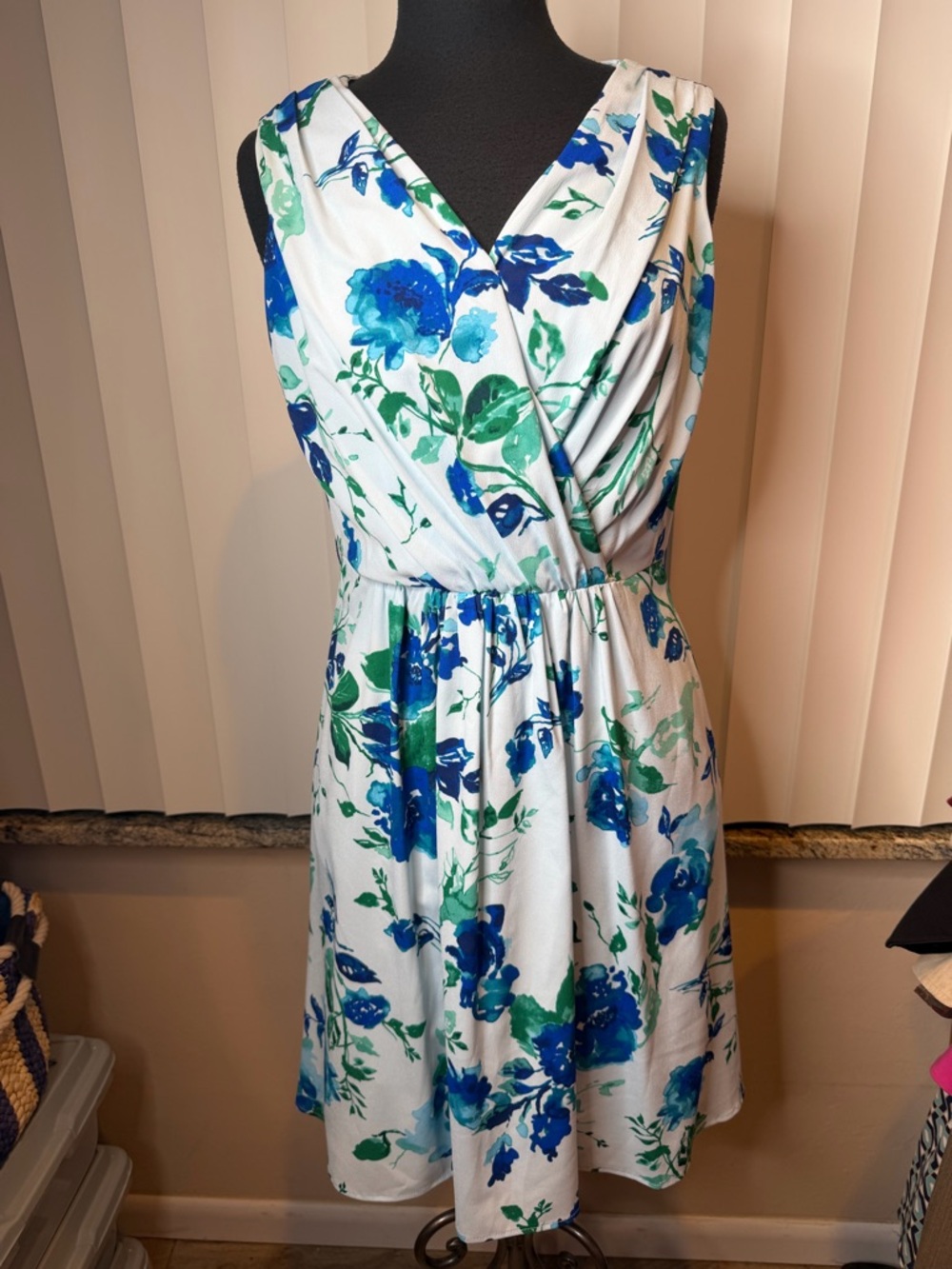 Muse Sleeveless White Floral Wrap Dress with Blue & Green Print Size 10